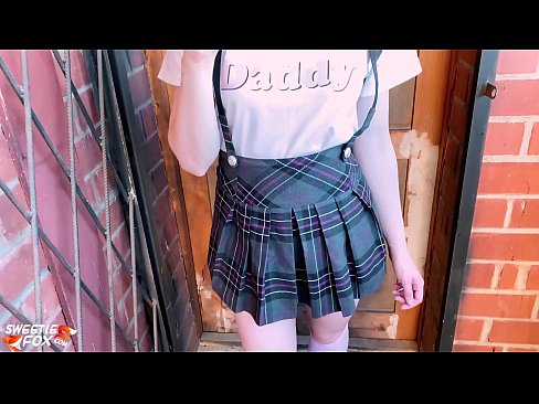 ❤️ Schoolgirl Sucks a dick gu domhainn agus fucks an àite clasaichean. Gnè  aig gd.mypornpics.ru ﹏
