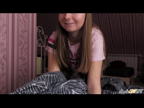 ❤️ Bidh Blondie a’ tarraing a BFF gu domhainn agus a’ faighinn cum na beul Gnè aig gd.mypornpics.ru ﹏